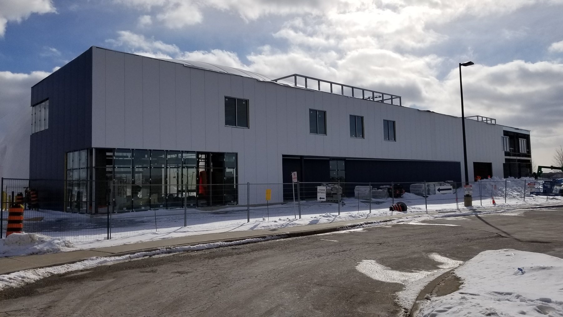 Retail showroom exterior in the United States, view 1